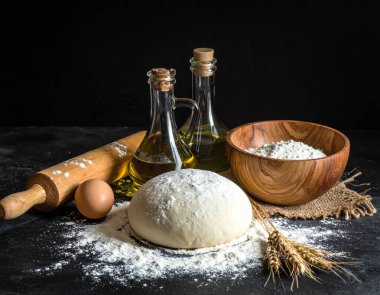 Hamur ve malzemeler yapımında kullanılır.