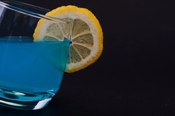 Cacatúa azul con limón — Foto de Stock