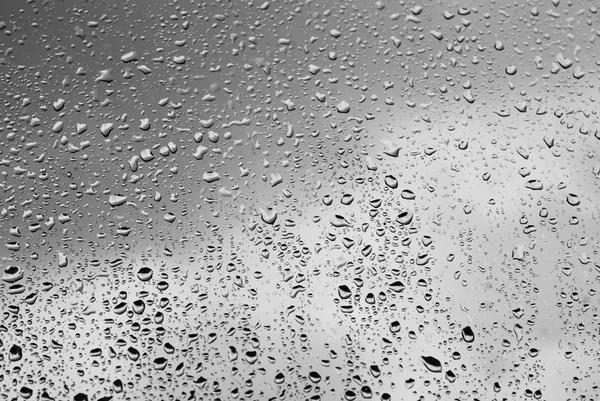 Fenêtre gouttes de pluie - Image stock — Photo