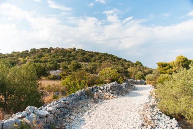 Hırvatistan'daki taş yol