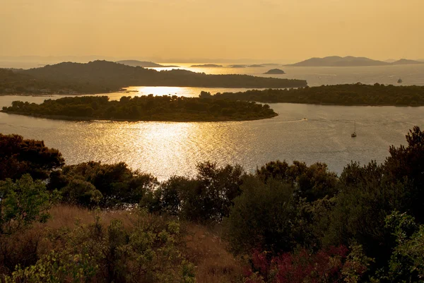 Salida del sol sobre las islas Kornati — Foto de Stock