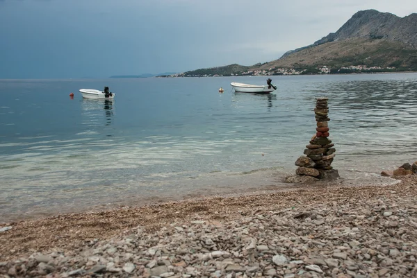 Stones balance in croatian beaches — Stock Photo, Image