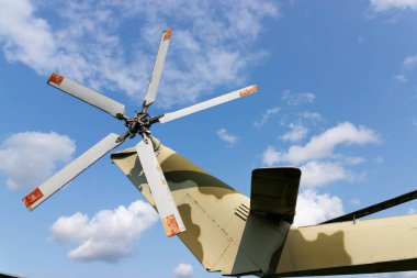 Askeri helikopter pervane ayrıntıları. Yaklaş.