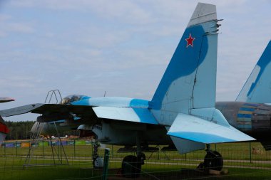 Minsk, Belarus - 20 Eylül 2020: eski, kullanılmayan Sovyet askeri uçağı