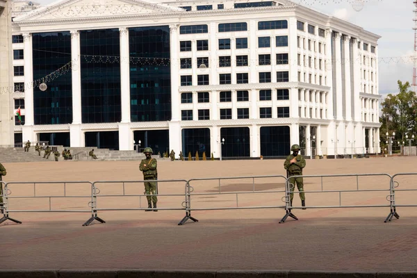 白俄罗斯明斯克 2020年9月30日 在和平集会期间 蒙面武装士兵 — 图库照片