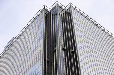 Minsk, Belarus - 20 Eylül 2020: modern bir ofis binası, gökdelen.