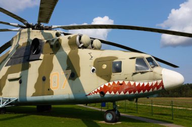 Minsk, Belarus - 20 Eylül 2020 Sovyet askeri kargo helikopteri Mi-26.