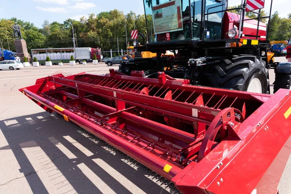 Exposição Novos Tratores Colheitadeiras Máquinas Equipamentos Agrícolas — Fotografia de Stock