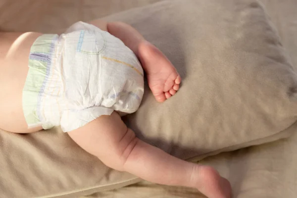 Patas Bebé Parte Inferior Pañal — Foto de Stock