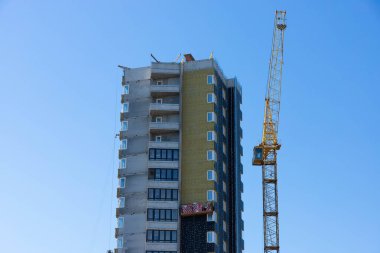 İnşaat, iş akışı, inşaat projeleri, yalıtım ve cephe bitirme çalışmaları devam ediyor.