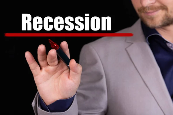 Businessman 사람은 Recession 이라는 단어에 텍스트를 합니다 테리리아 — 스톡 사진