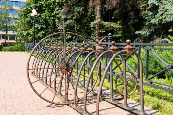 Almacenamiento Moderno Bicicletas Hecho Forma Espiral Acero — Foto de Stock