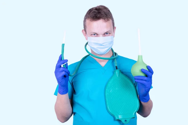 Proktológus Egy Orvos Orvosi Ruhában Tart Egy Gumi Fecskendőt Egy — Stock Fotó