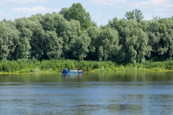 Специальный Корабль Рабочая Платформа Реке Очистка Русла Реки Чистка Дна Стоковое Фото