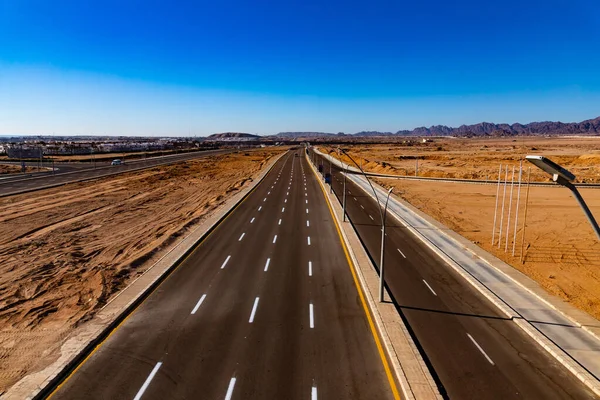 Lege Woestijnweg Egypte Met Heldere Blauwe Lucht — Stockfoto