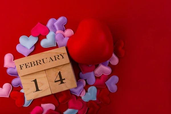 Wooden Cubes Inscription February Hearts Red Background — Stock Photo, Image