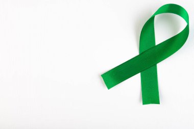 Kelly Green Ribbon kopyalama alanı olan bir Böbrek Kanseri Sembolü