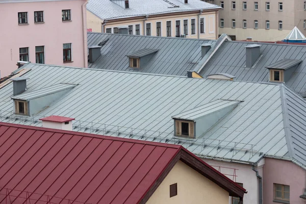 Minsk Belarus 2020年10月26日 歴史的建造物 旧市街の多彩色屋根 — ストック写真