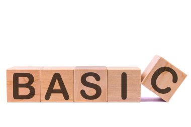 Hafif arkaplandaki tahta bloklar hakkında BASIC sözcüğü
