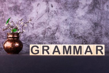 Gramer, herhangi bir doğal dilde, maddelerin, cümlelerin ve sözcüklerin bileşimini düzenleyen yapısal kurallar kümesidir..