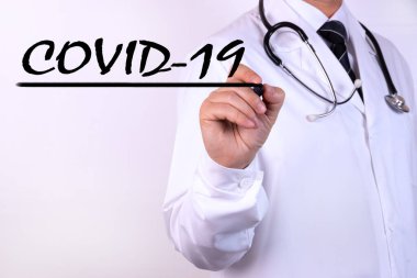 Yeni korona virüsü için bulaşıcı doktor alarmı, Coronavirus 2019 hastalığı, COVID-19, NCoV. SARS semptomu gibi solunum sendromu, viral zatürree. COVID kavramı