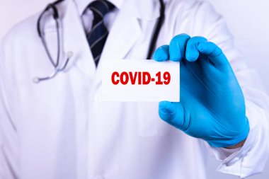 Yeni korona virüsü için bulaşıcı doktor alarmı, Coronavirus 2019 hastalığı, COVID-19, NCoV. SARS semptomu gibi solunum sendromu, viral zatürree. COVID kavramı