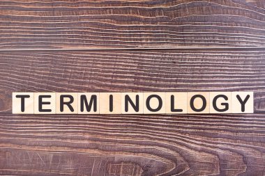 Terminoloji sözcüğü ahşap yapı taşlarından yapılır