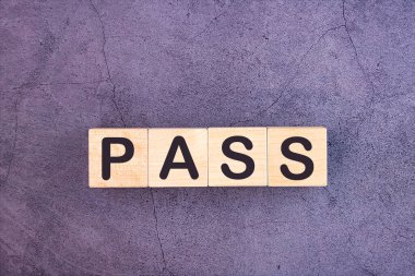 Ahşap yapı taşlarından yapılmış bir kelime..