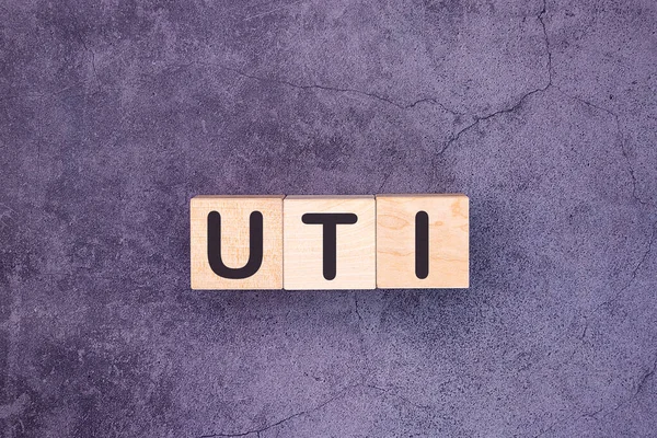 Uti Akronym Från Träklossar Med Bokstäver Förkortning Urinvägsinfektion — Stockfoto