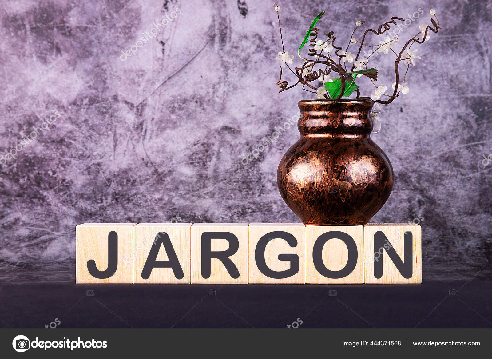 单词jargon用灰色背景上的木块做的 图库照片 C Vadzim 单词jargon用灰色背景上的木块做的 图库照片 C Vadzim