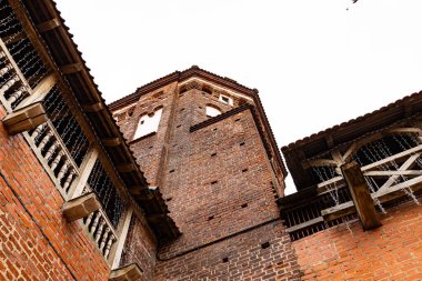 Antik Avrupa kalesi MIR 'in iyi korunmuş avlusu.