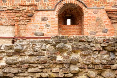 Avrupa kalesi MIR 'in antik kale duvarı.