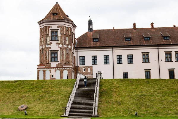 俯瞰欧洲古堡和平号 城堡的全景 — 图库照片