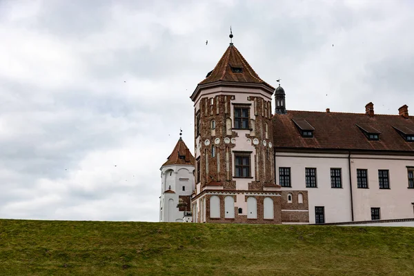 俯瞰欧洲古堡和平号 城堡的全景 — 图库照片