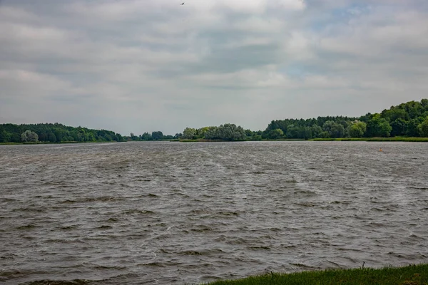 Der Wind Auf Dem See Schlägt Eine Welle Traumhafte Landschaft — Stockfoto