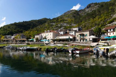 Crnoevich Nehri, Karadağ 'ın Skadar Gölü kıyısından çok da uzak olmayan aynı isimli veya Karadeniz kıyısında yer alan bir kenttir..