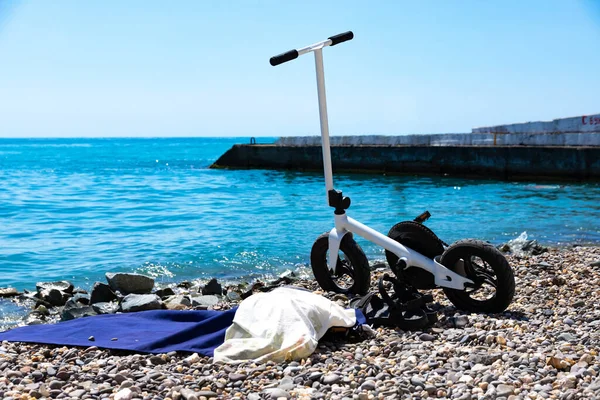 Sportfahrrad Weiß Der Roller Steht Strand Selektiver Fokus — Stockfoto