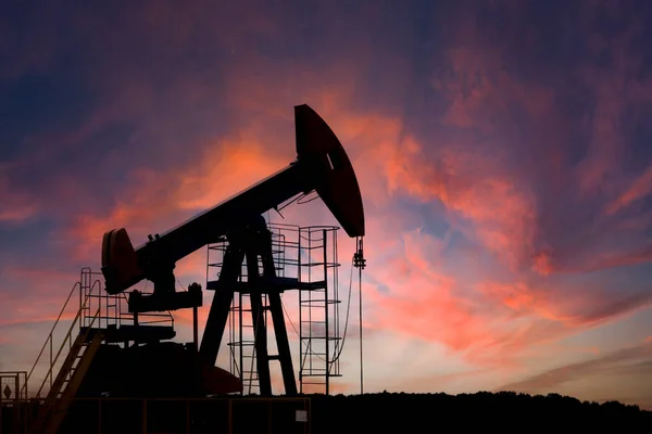 Ölindustrie Ölplattformen Ölpumpen Bei Sonnenuntergang Kopierraum — Stockfoto