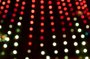 Noel arkaplanı, çok renkli neon ışıklar. Uzayı kopyala Odaklanamıyorum