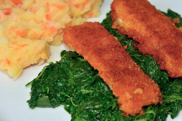 Balık, ıspanak ve patates