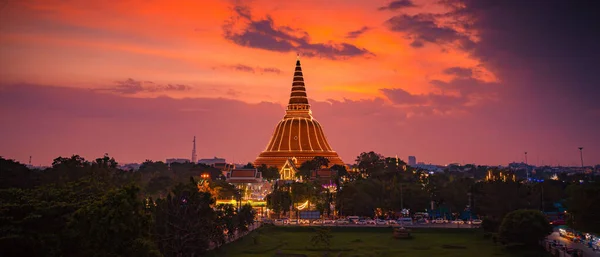 Fotos De Phra Pathom Chedi De Stock Phra Pathom Chedi Imagenes Libres De Derechos Depositphotos