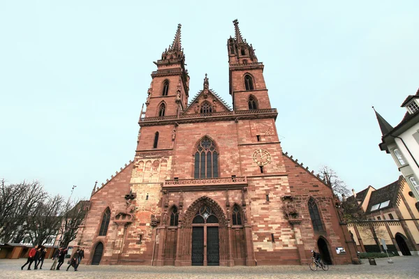 Baseler Dom in der Schweiz — Stockfoto