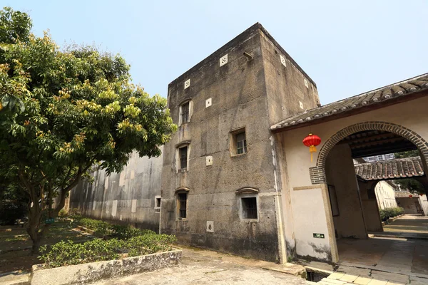 Guindaste lago murado aldeia de Shenzhen — Fotografia de Stock