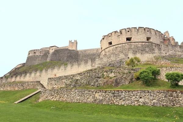 Castel Beseno i Trento - Stock-foto