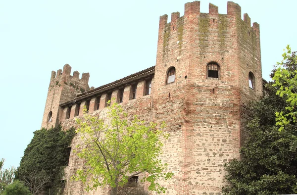 Castello medievale sul Monte Lozzo — Foto Stock