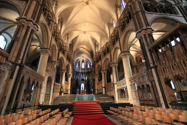 Interior gótico de la Catedral de Canterbury —  Fotos de Stock