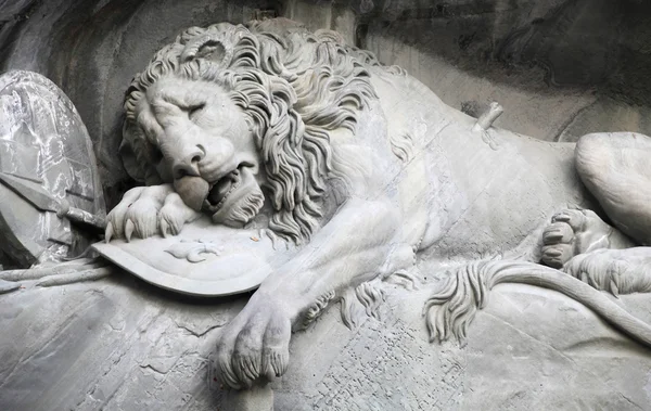 Monumento de leão moribundo de Lucerna — Fotografia de Stock