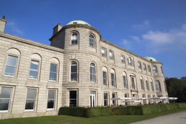 DUBLIN, IRELAND - 10 Ekim 2018 'de Dublin' deki Powerscourt Emlak ve Bahçesi. Dublin 'de bir dönüm noktasıdır..