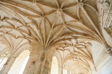  Lizbon 'daki ortaçağ simgesi Jernimos Manastırı' nın mimari detayları.