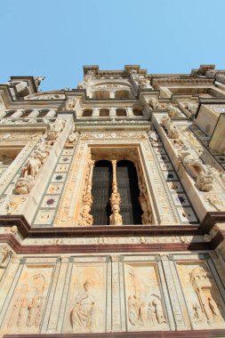 İtalya Pavia Katedrali 'nin güzel cephesi